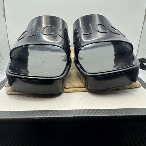Women Authentic Gucci Black Rubber Block Heel Slide Sandals 38